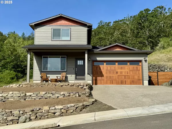 924 SE GOLDEN EAGLE AVE, Roseburg, OR 97470