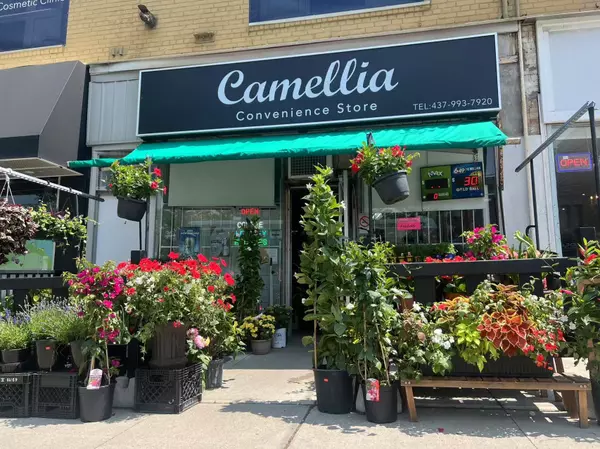 1851 Avenue RD, Toronto C04, ON M5M 3Z4
