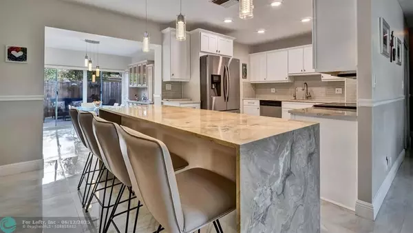 Wilton Manors, FL 33334,2720 NE 1st Way