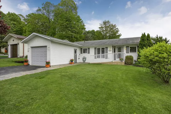 3 Pinetree CT, New Tecumseth, ON L0G 1W0