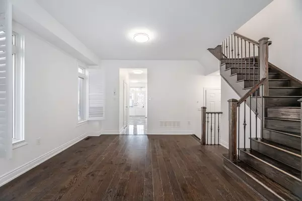 Vaughan, ON L4H 3Y3,126 Algoma DR