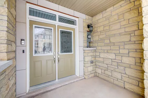 Oakville, ON L6M 0T5,3060 Eberly Woods DR