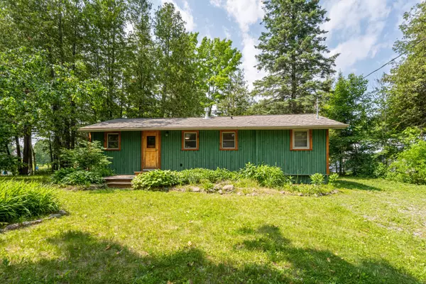 Selwyn, ON K0L 1T0,662 Robel DR