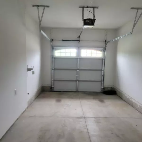 Fort Erie, ON L2A 0C7,1432 Marina DR