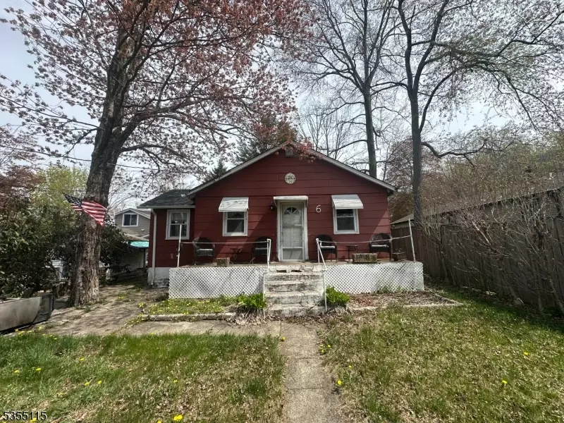 6 Passaic Dr, West Milford Twp., NJ 07421