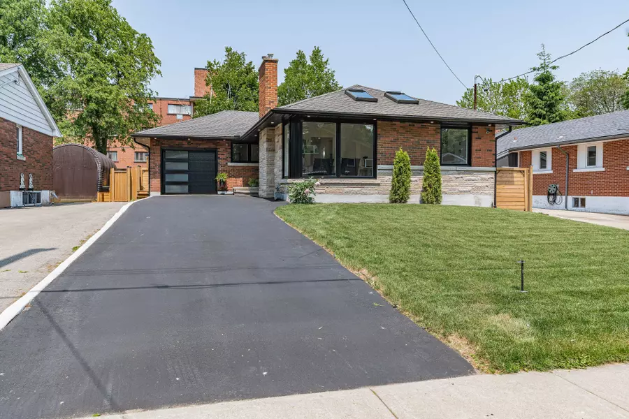 15 Hardale CRES, Hamilton, ON L8T 1X7