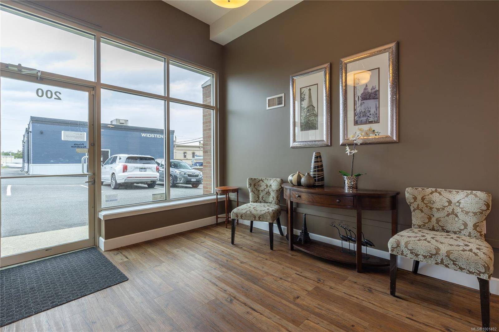 Nanaimo, BC V9R 2R4,319 Selby St