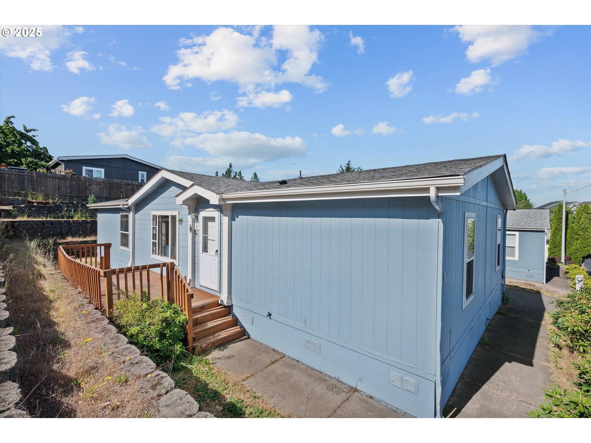 Salem, OR 97306,2155 ROBINS LN SE #43