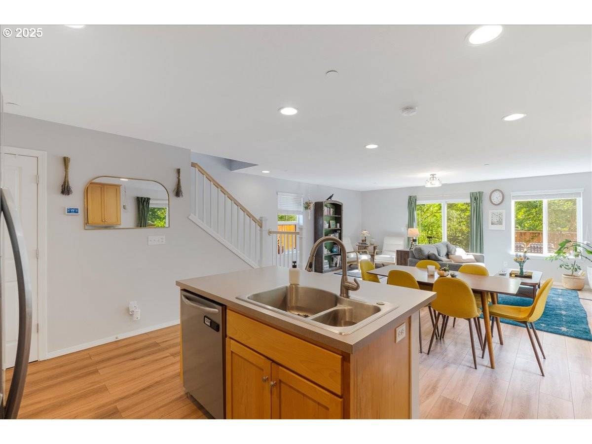 Oregon City, OR 97045,18843 CHANELLE WAY