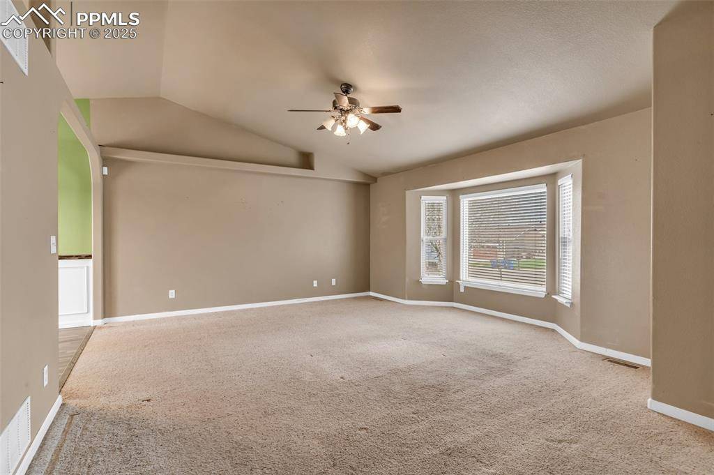 Pueblo, CO 81008,2208 Cowhand PL