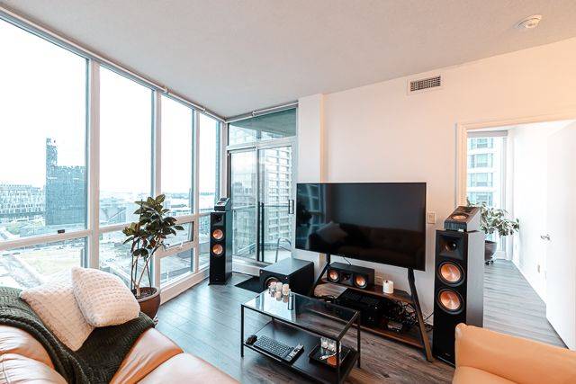 Toronto C01, ON M5E 1Z9,12 Yonge ST #2204