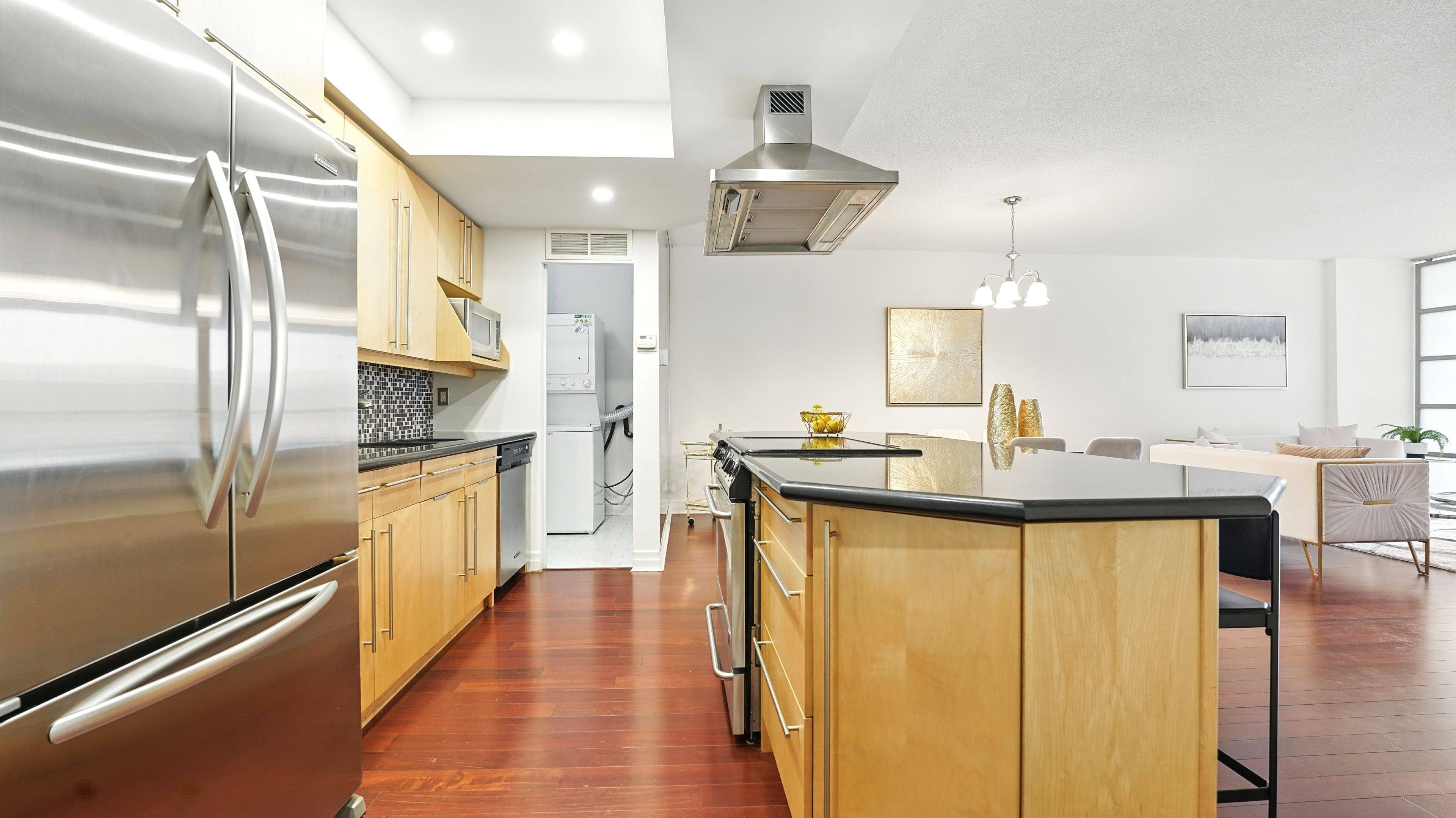 65 Scadding AVE #Ph04, Toronto C08, ON M5A 4L1