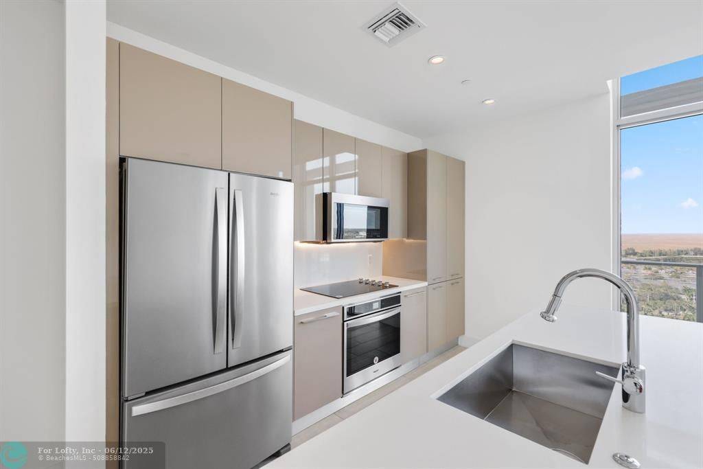 2000 Metropica Way #PH01, Sunrise, FL 33323