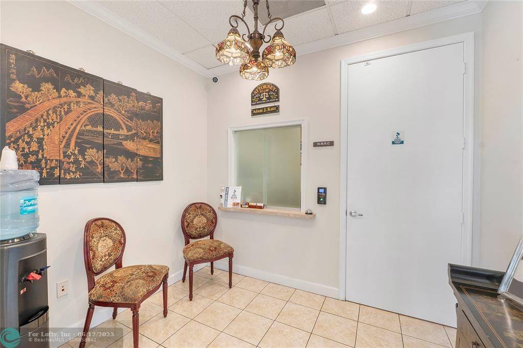 Coral Springs, FL 33067,5571 N University Dr.  #211-212