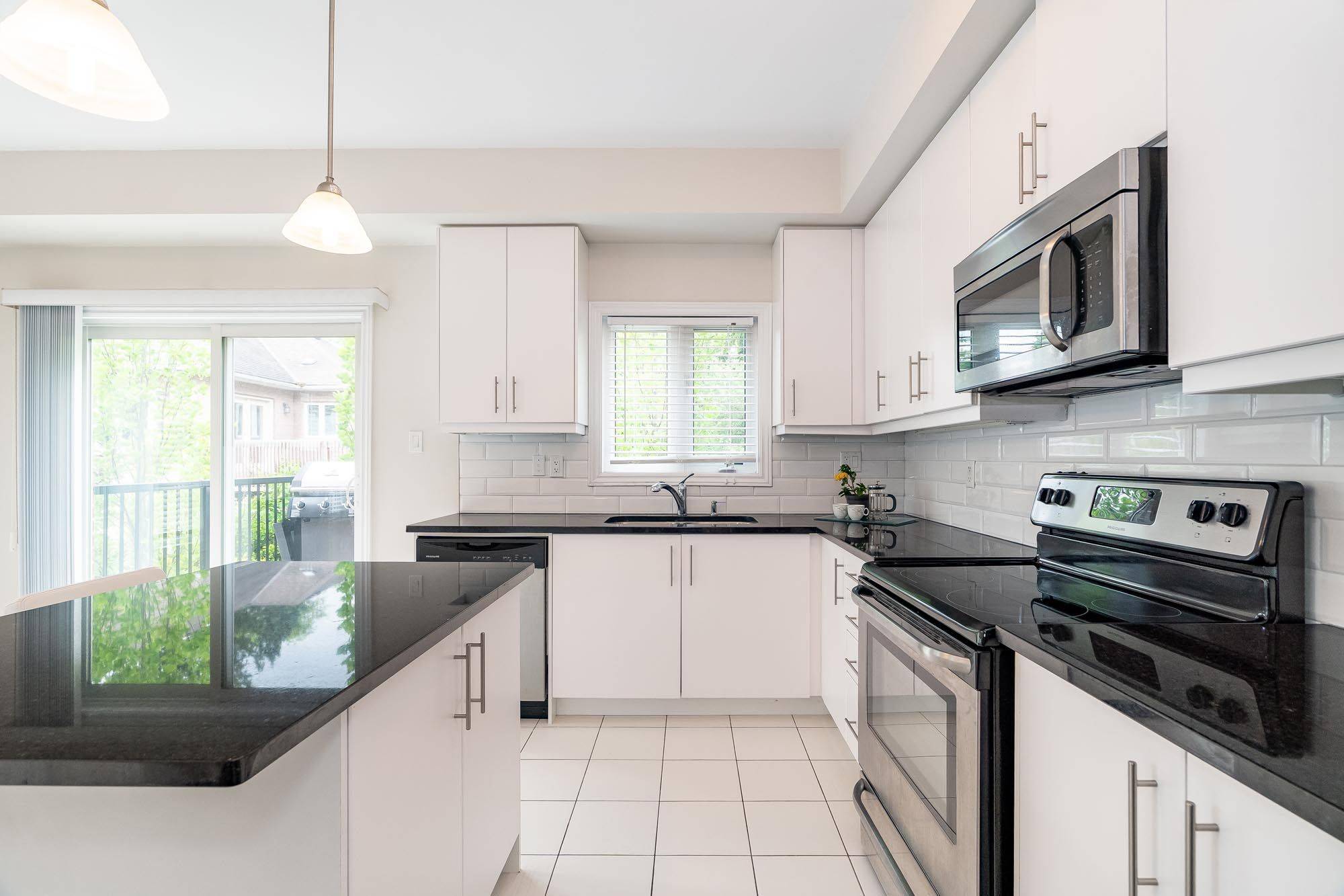 Newmarket, ON L3Y 0B8,224 Appleton CT