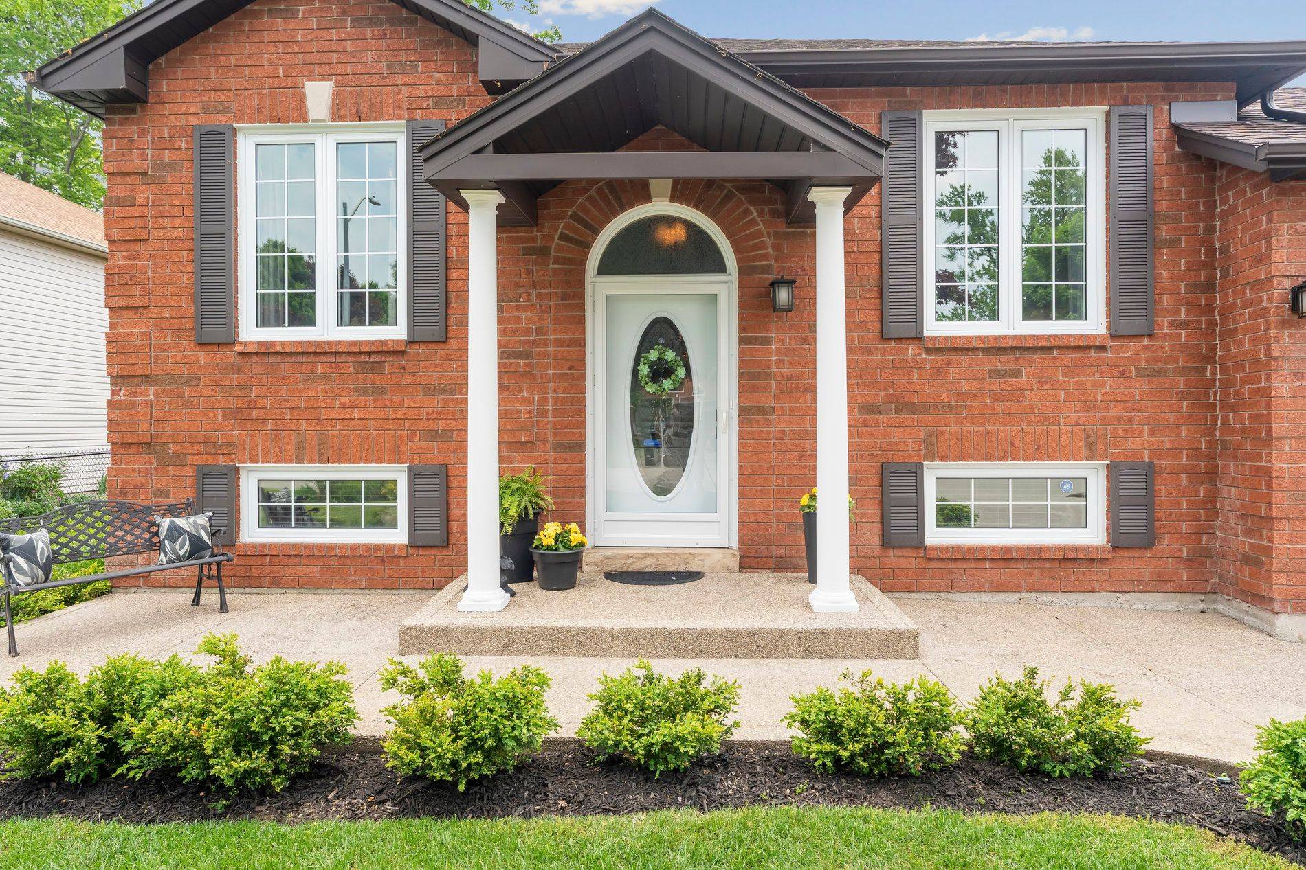 Wasaga Beach, ON L9Z 1L8,6 Brouwer CRES