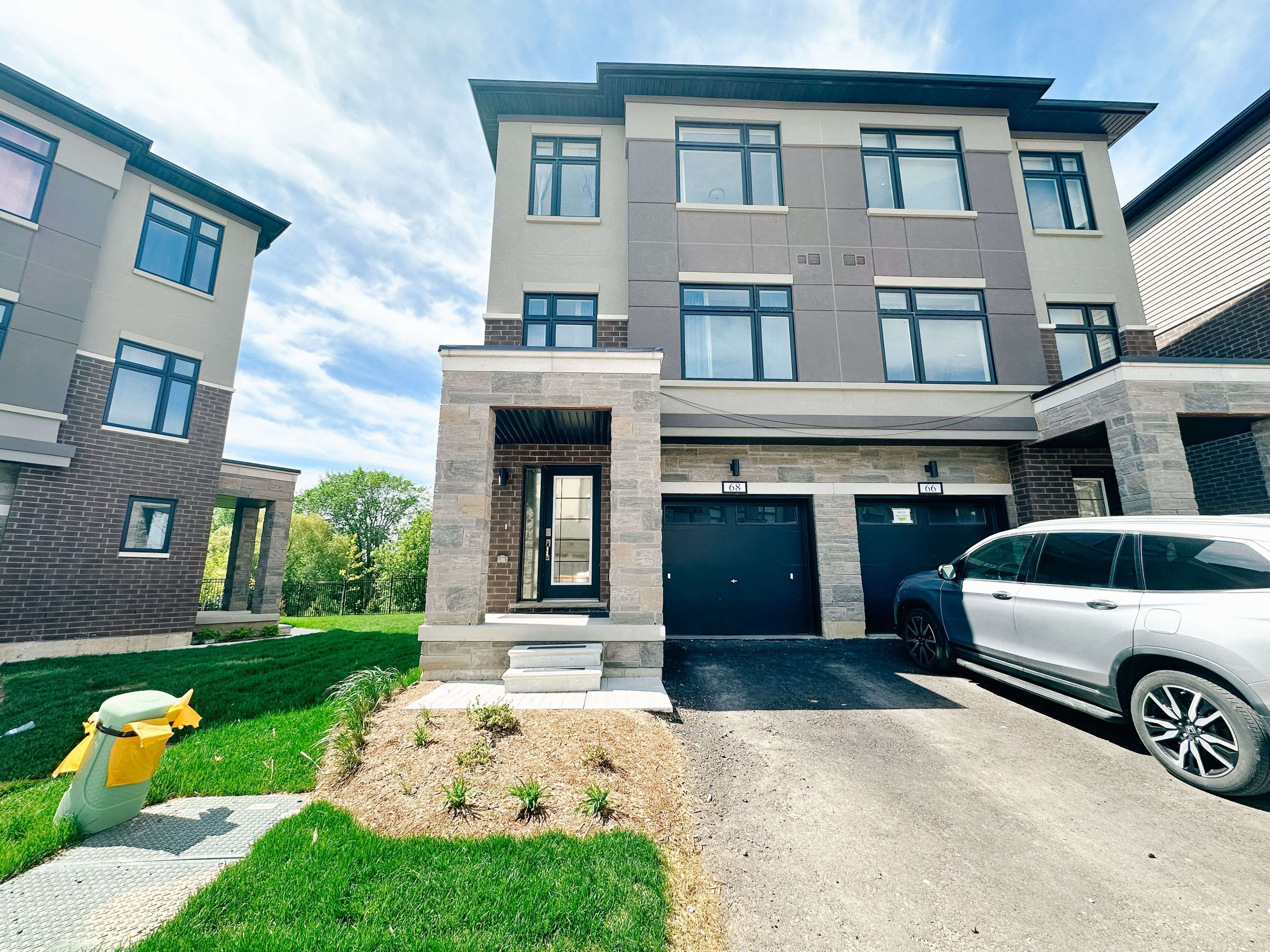 68 Fieldridge CRES, Brampton, ON L6R 4G6