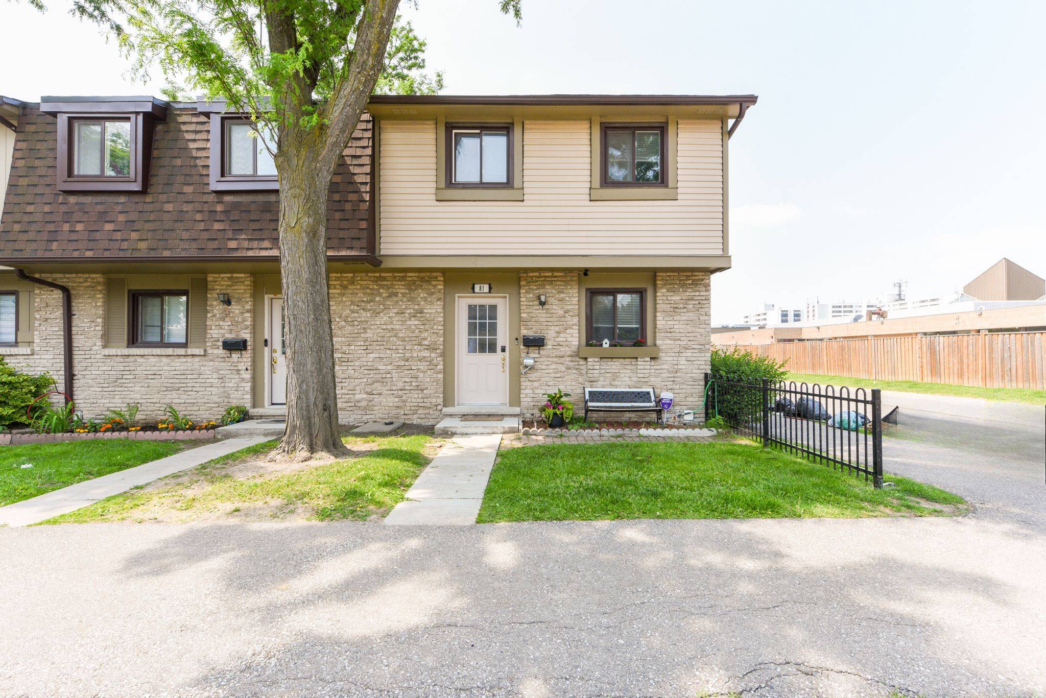 Brampton, ON L6V 3C9,105 Hansen RD #81