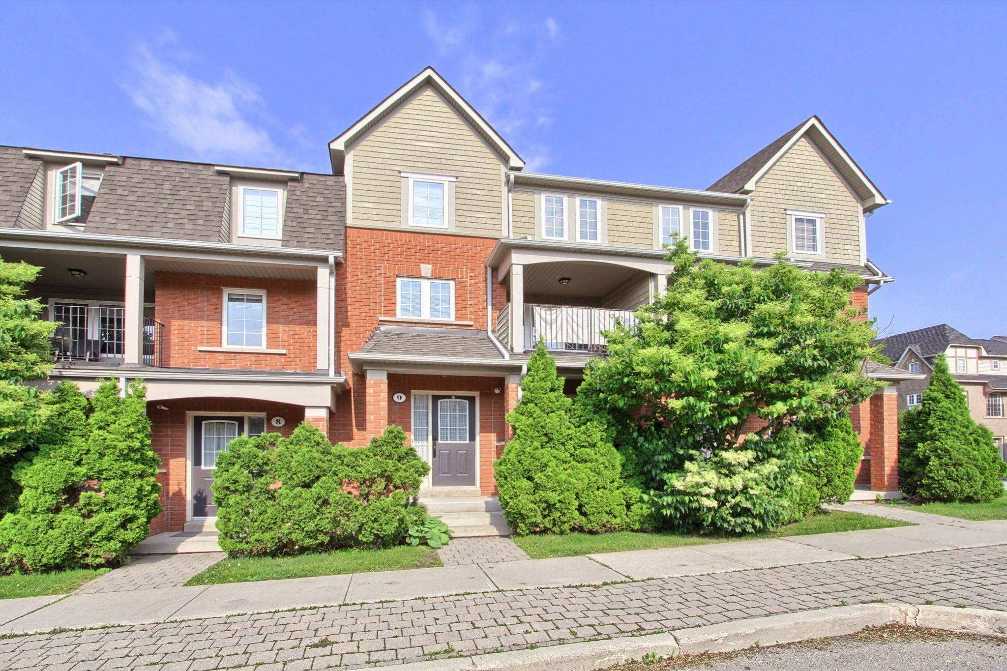 Oakville, ON L6H 7S2,2320 Parkhaven BLVD #9
