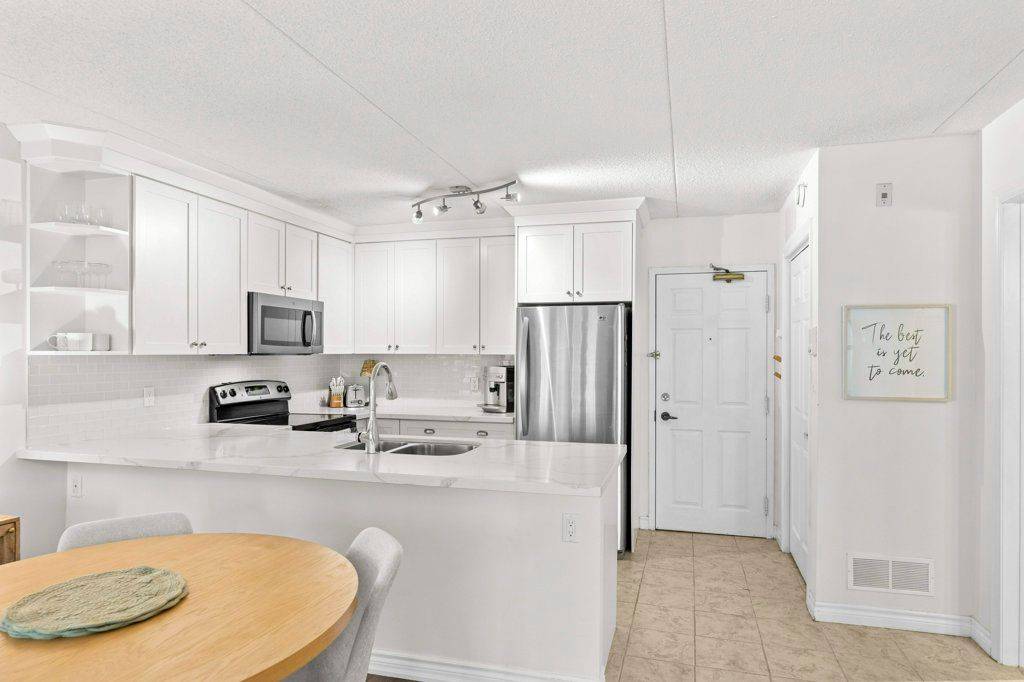 Burlington, ON L7M 4M4,4015 Kilmer DR #209