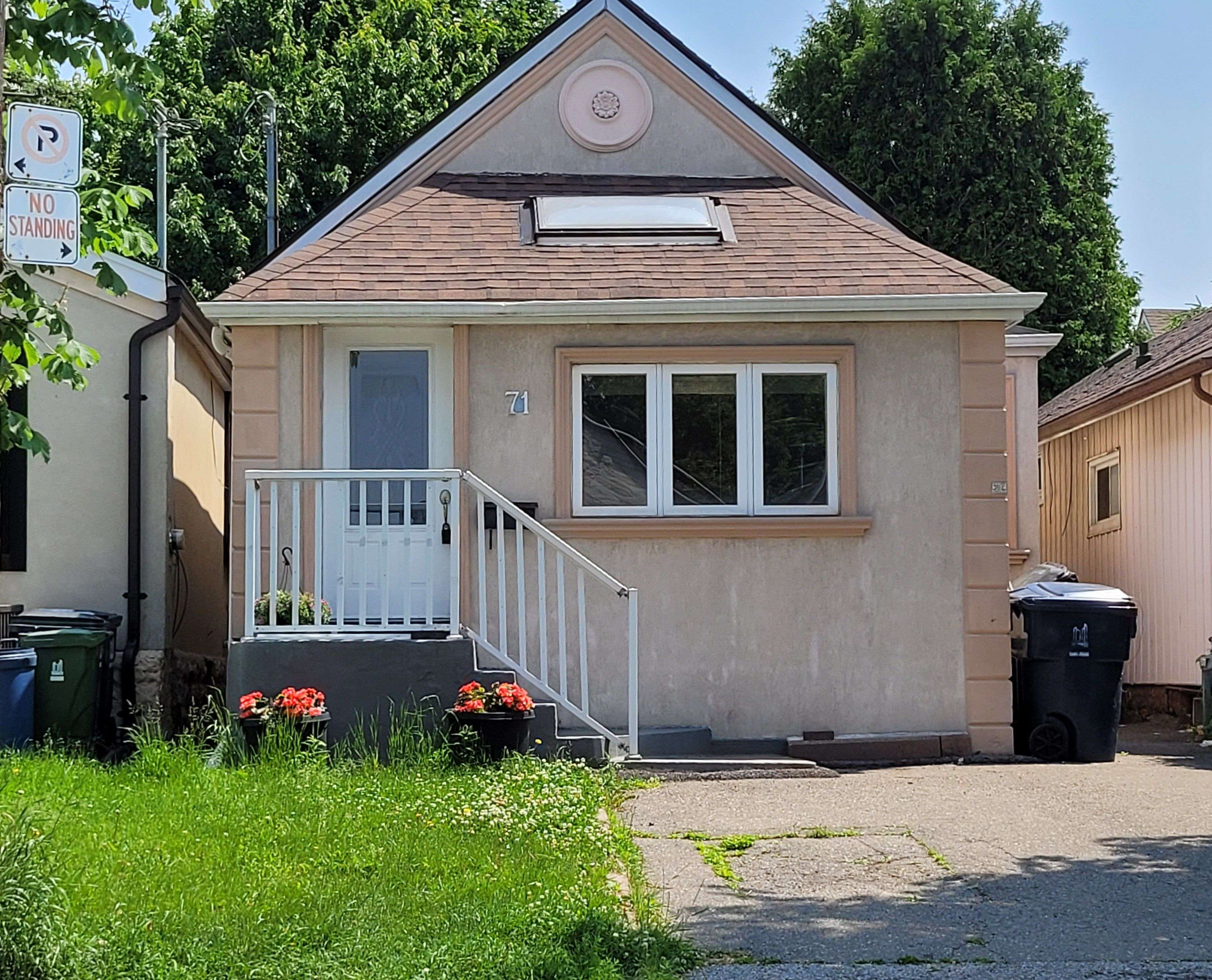 71 Rockcliffe BLVD, Toronto W03, ON M6N 4R4