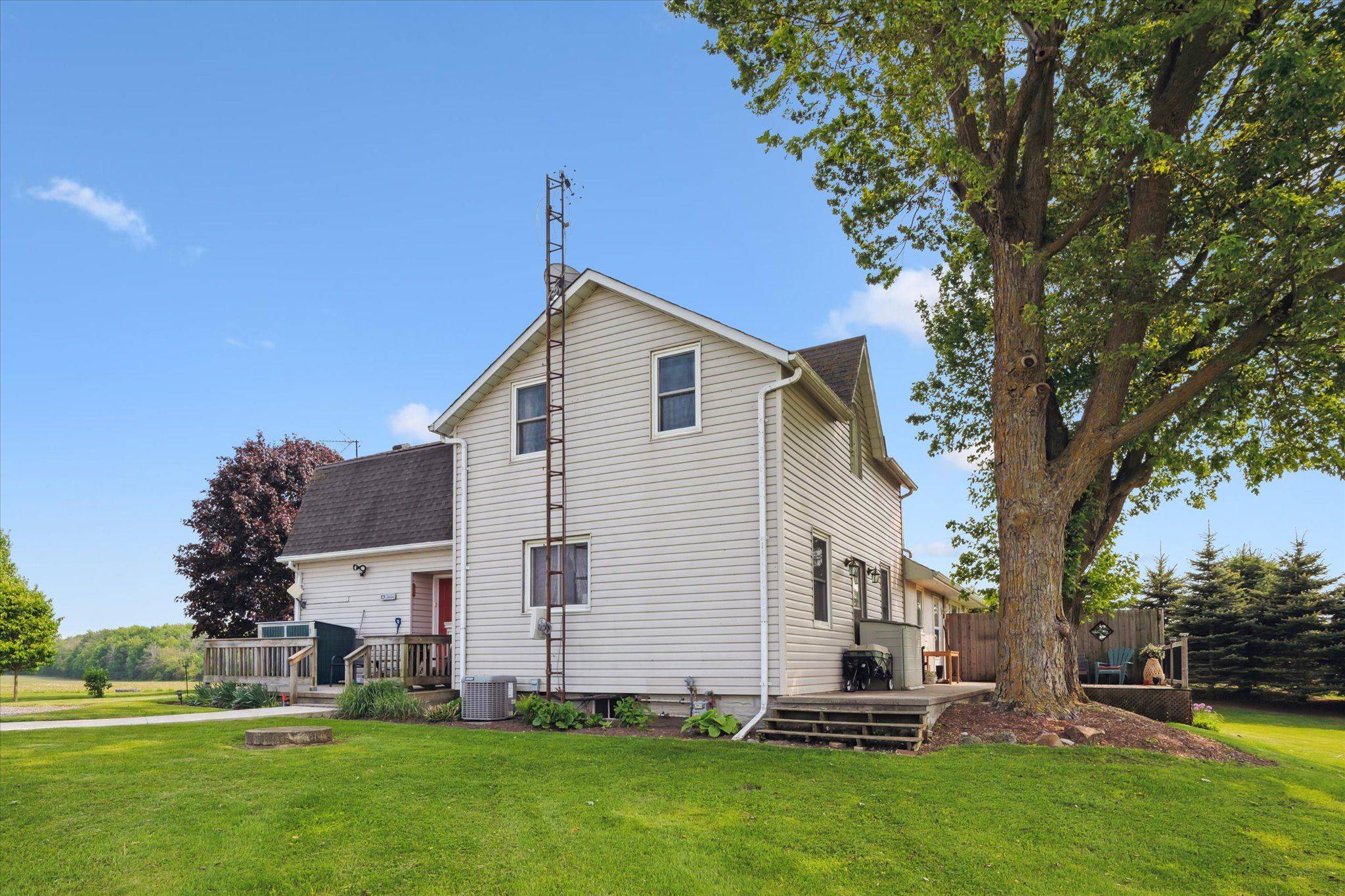 Centre Wellington, ON N0B 1B0,7197 Wellington 21 RD