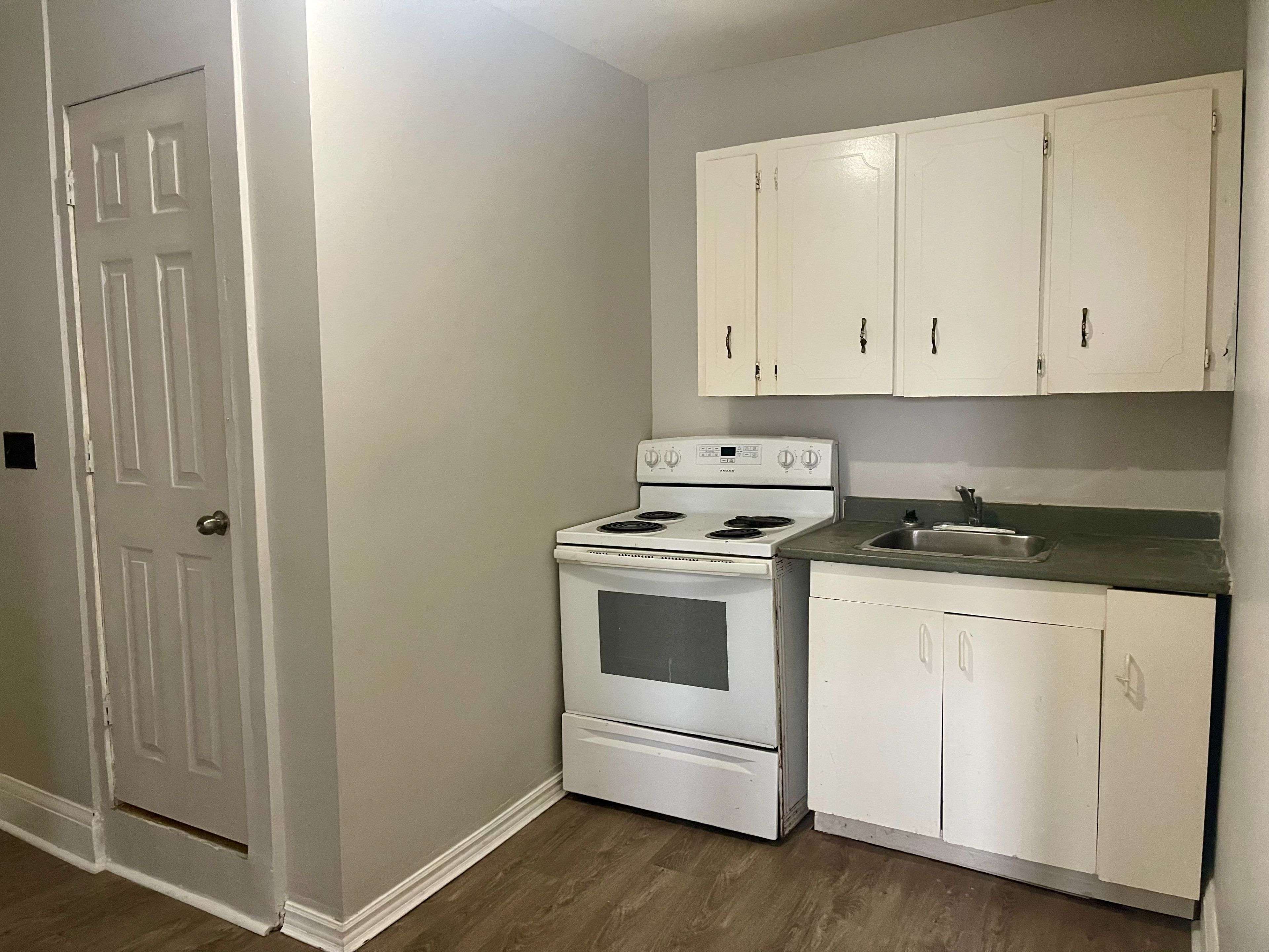 Belleville, ON K8P 3J2,322 Coleman ST