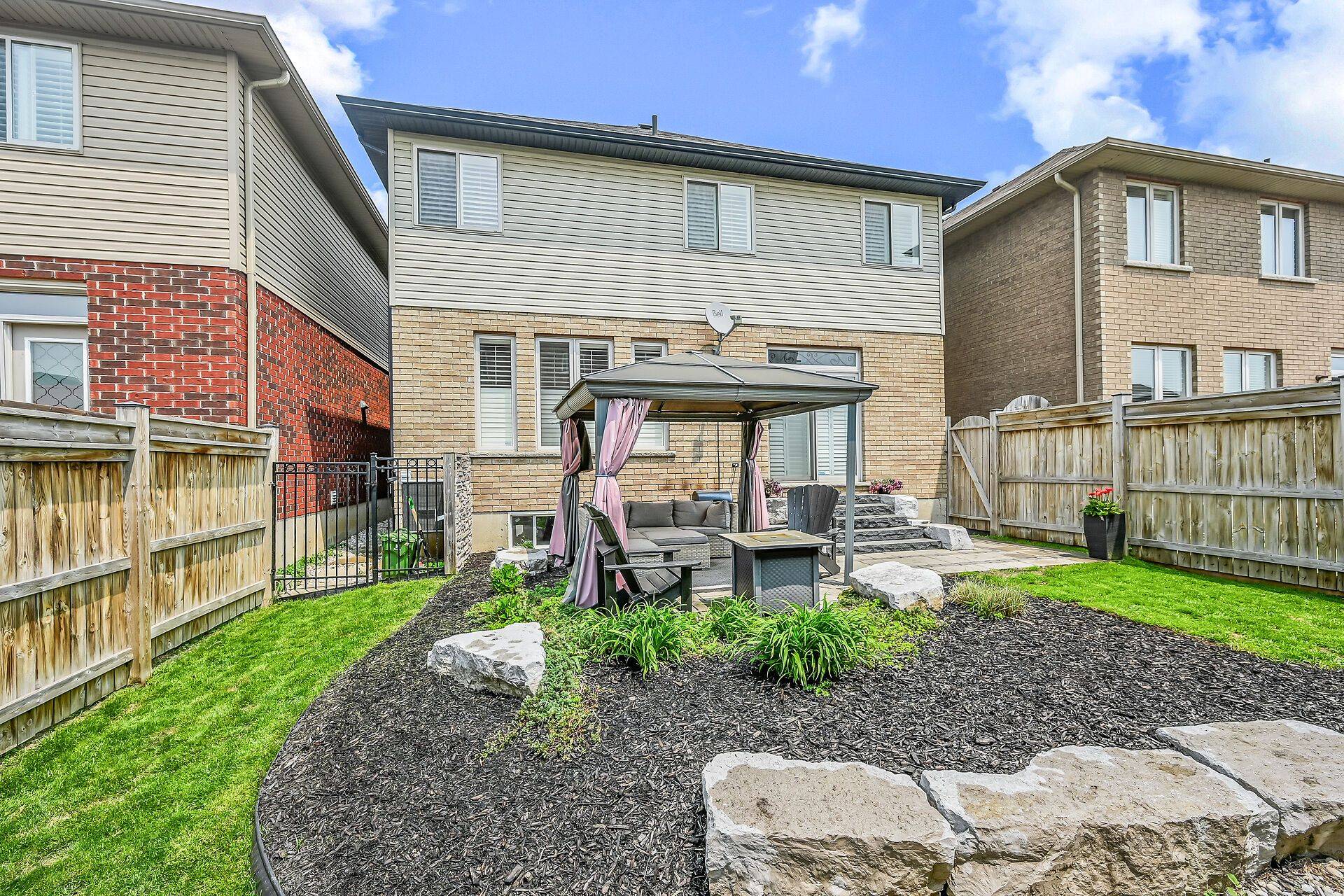 Hamilton, ON L9A 0B6,8 Chartwell CIR