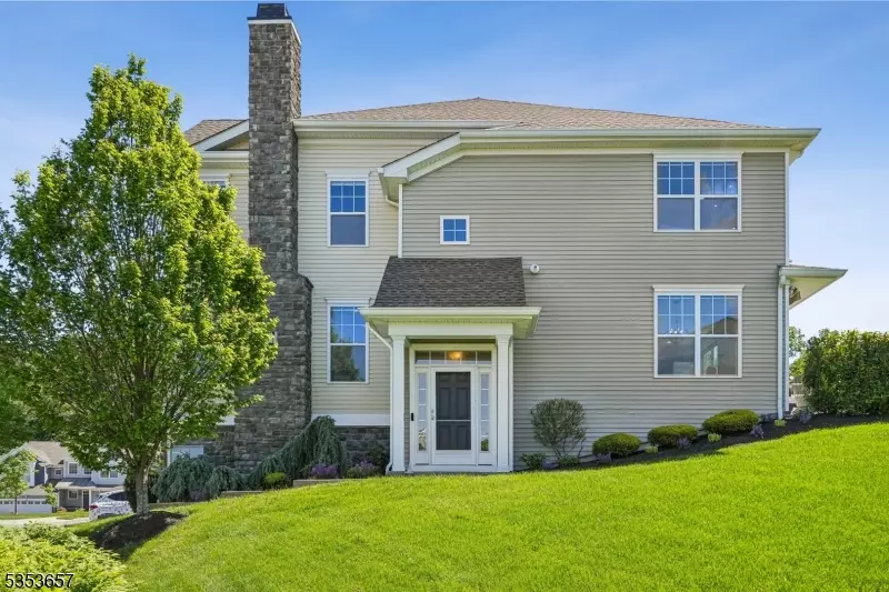 18 Blazingstar Way, Allamuchy Twp., NJ 07840