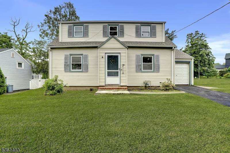 32 Knoll Pl, Clifton City, NJ 07012