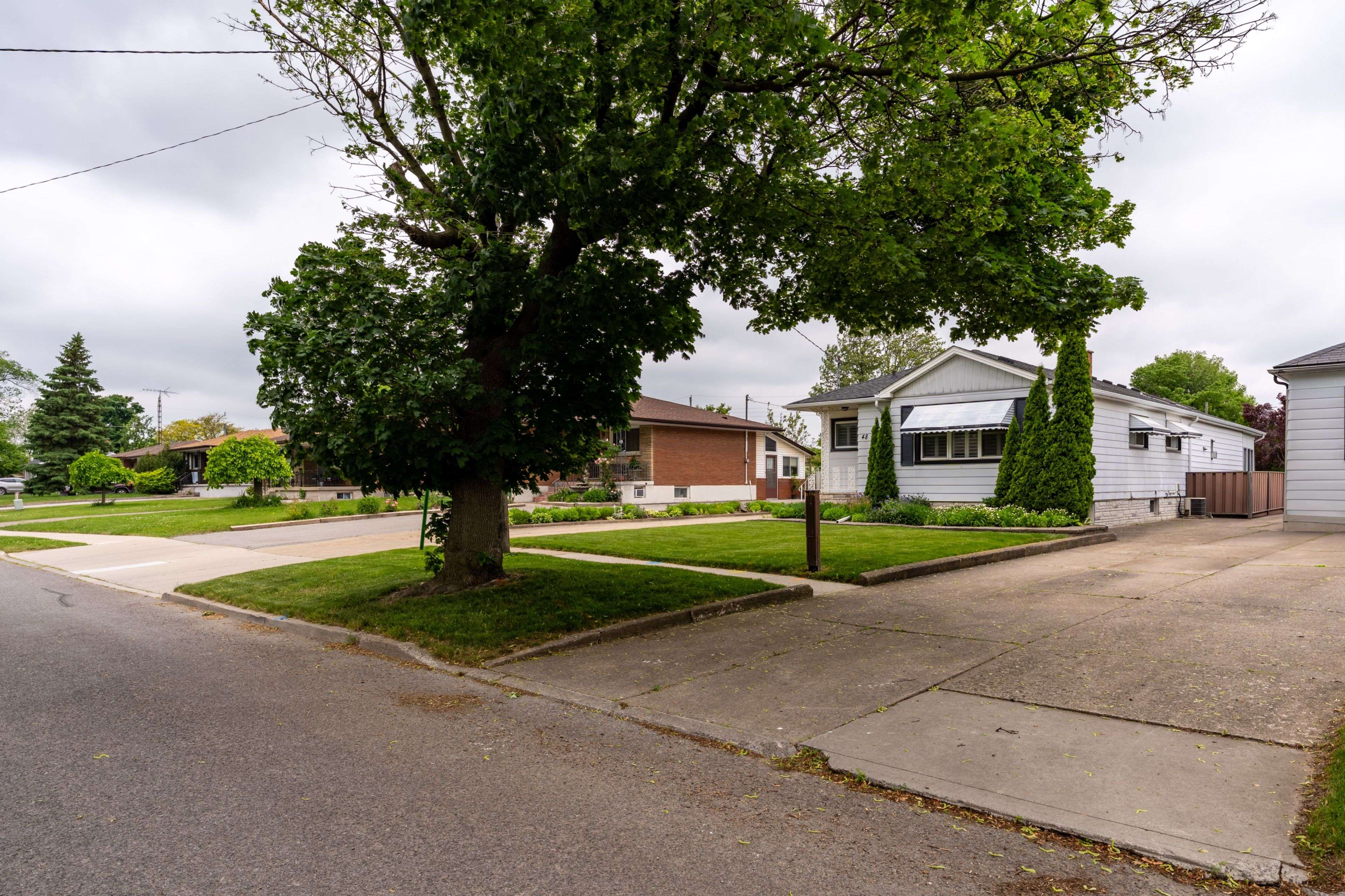 Thorold, ON L2V 3E6,48 Mcdonald AVE