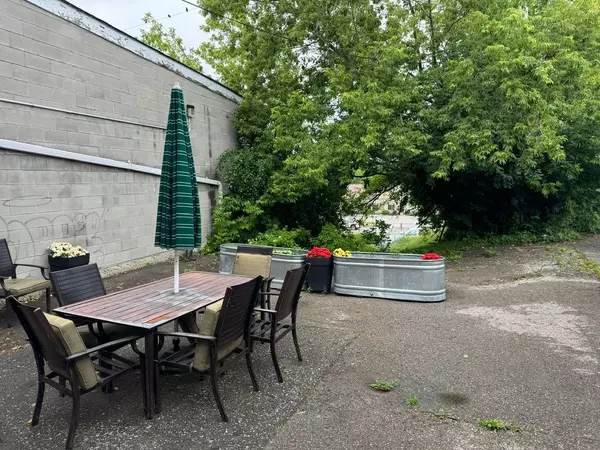 Scugog, ON L9L 1B8,177 Queen ST #2