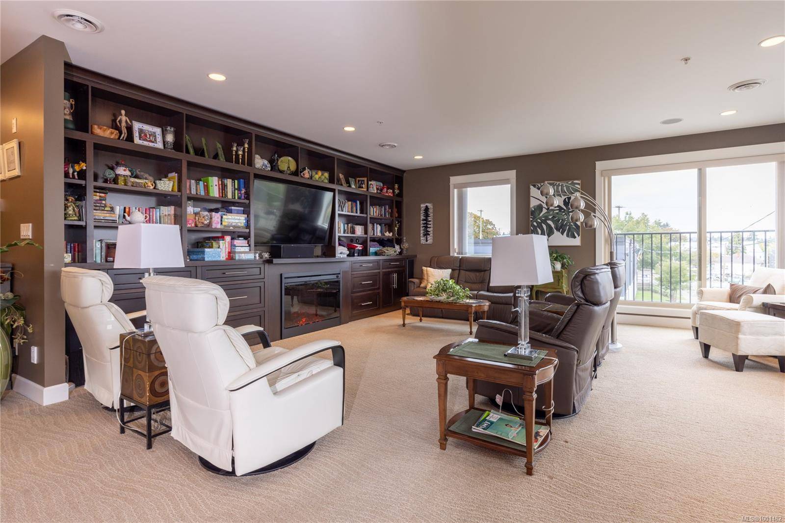 Nanaimo, BC V9R 2R4,319 Selby St