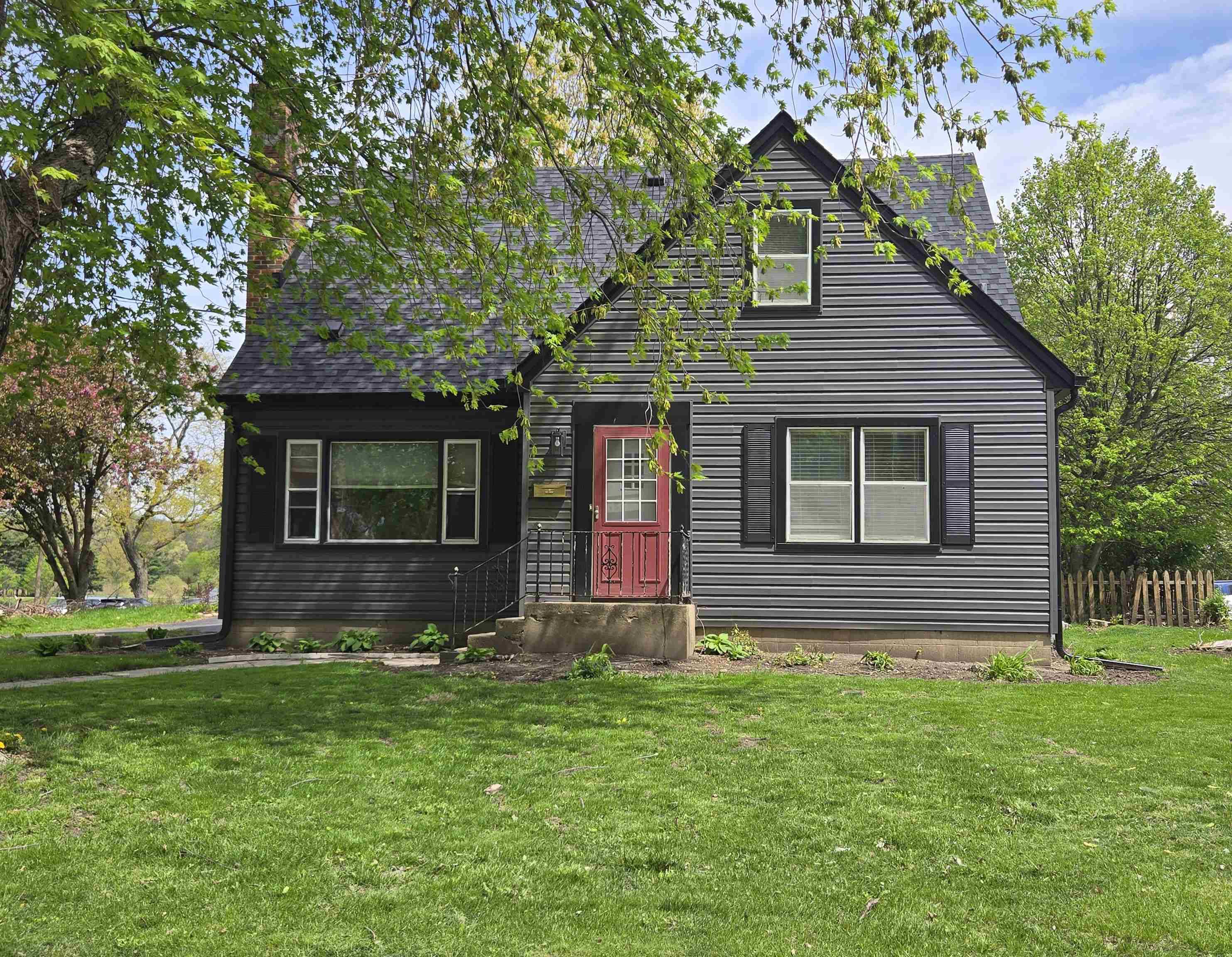 211 N 3rd Street, Oregon, IL 61061