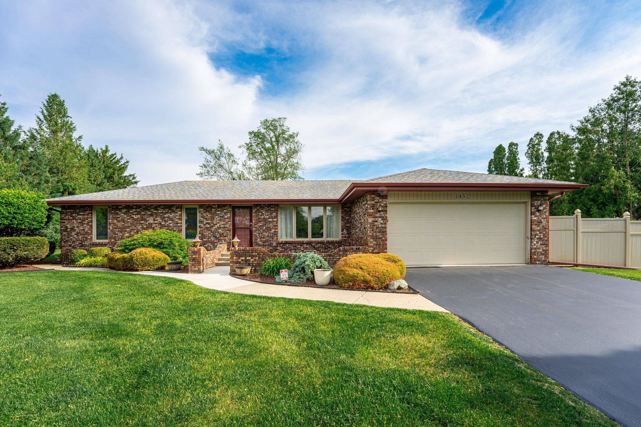 3652 FIRETHORN Circle, Rockford, IL 61114