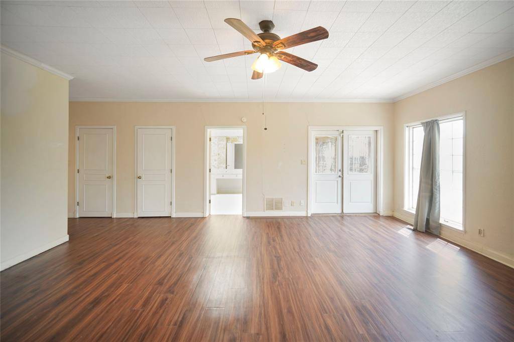 Jacksboro, TX 76458,108 E Thompson Street