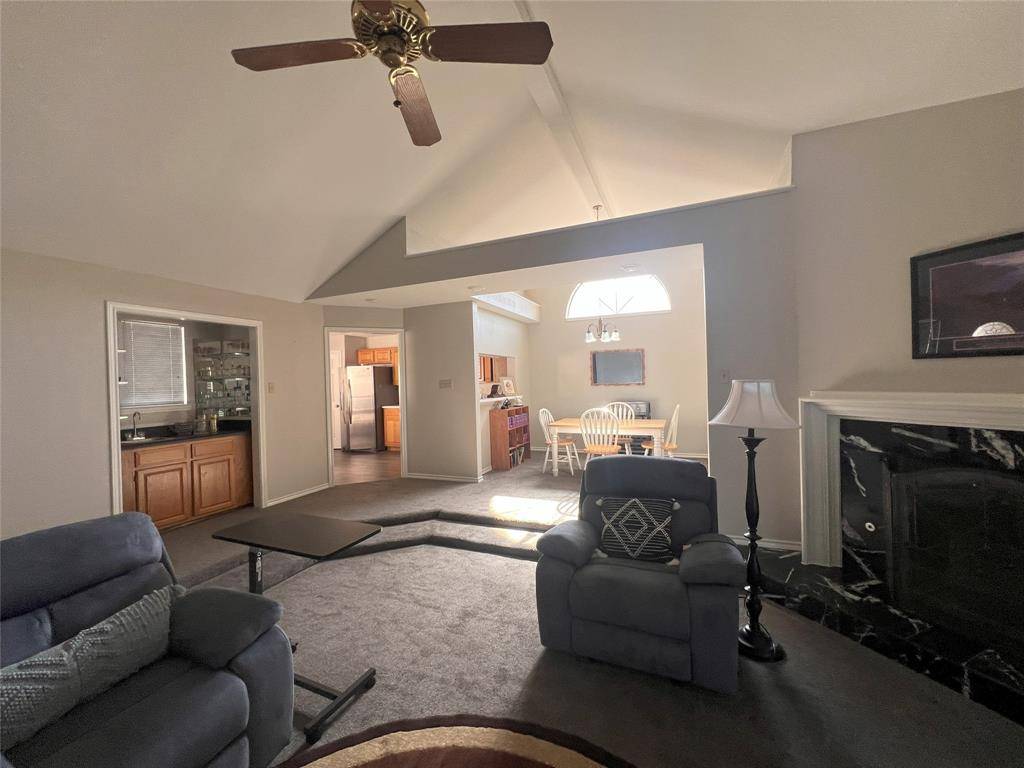 Grapevine, TX 76051,5218 Heatherdale Drive