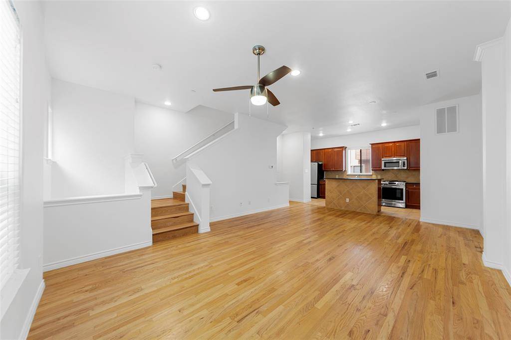 Dallas, TX 75240,13900 Noel Road #15
