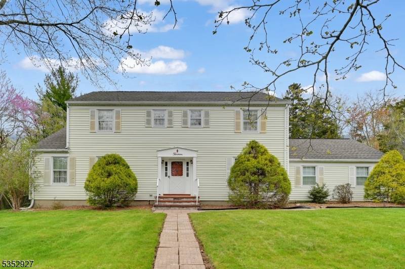 13 Heather Hill Way, Bridgewater Twp., NJ 08807