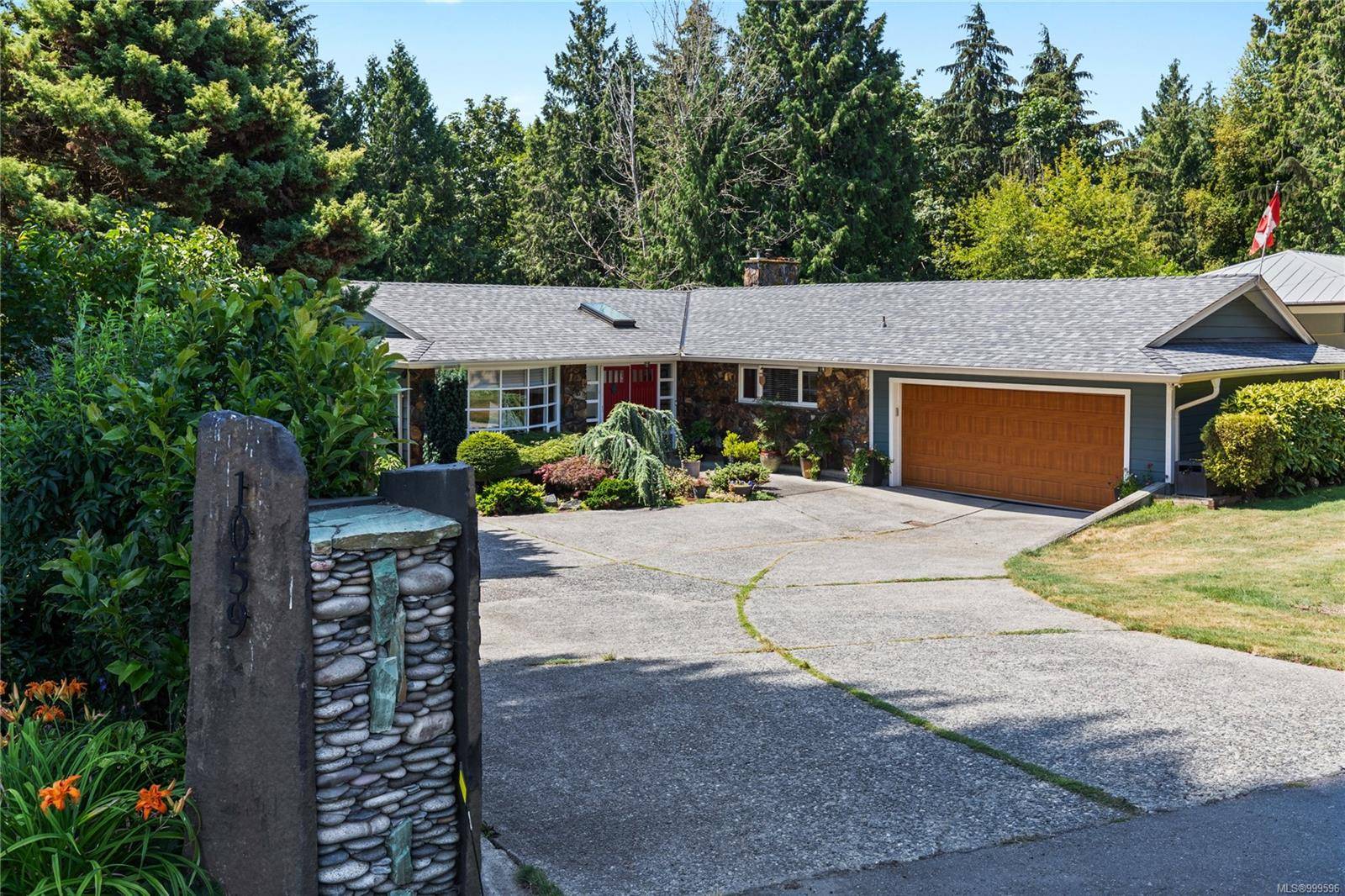 1059 Old Victoria Rd, Nanaimo, BC V9R 6R4