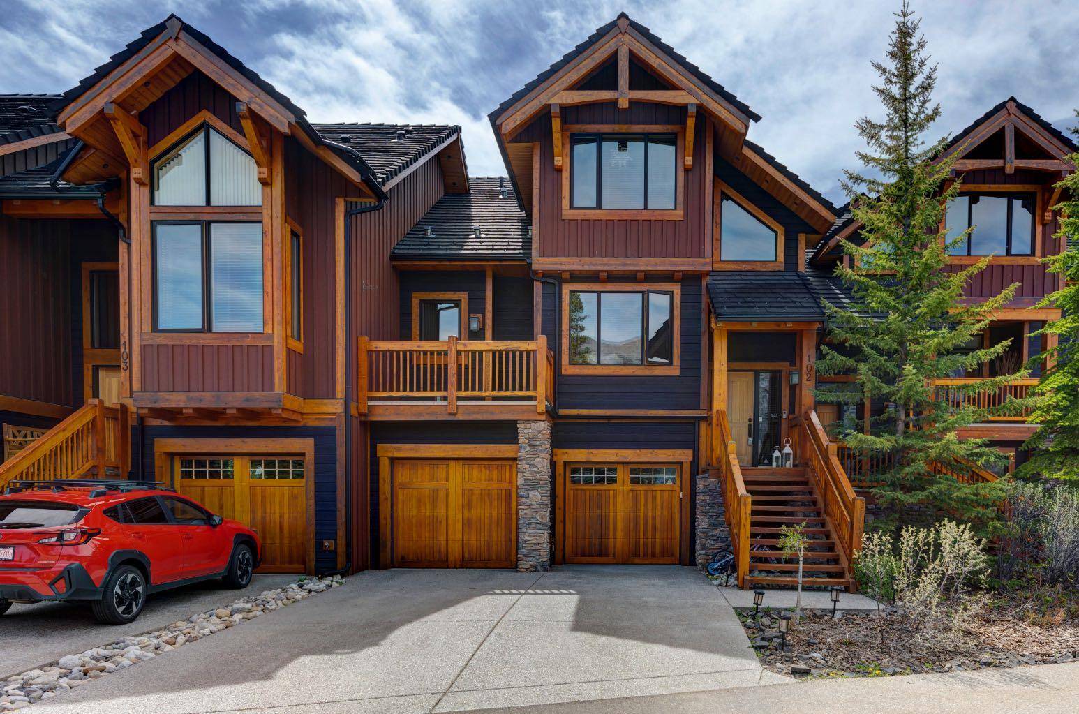 Canmore, AB T1W 0E2,102 Armstrong PL #102