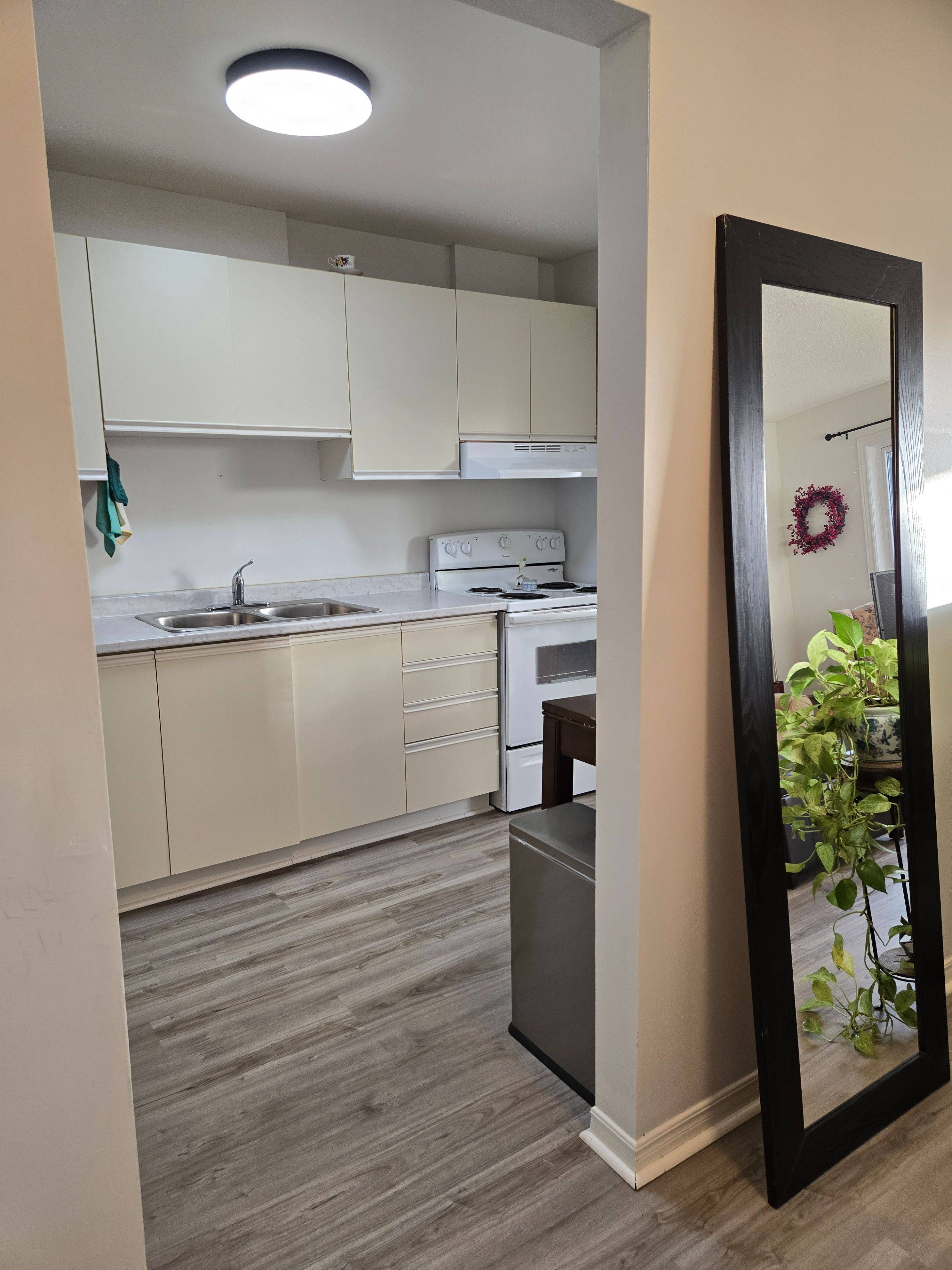 Whitby, ON L1N 2R3,576 Mary ST E #305