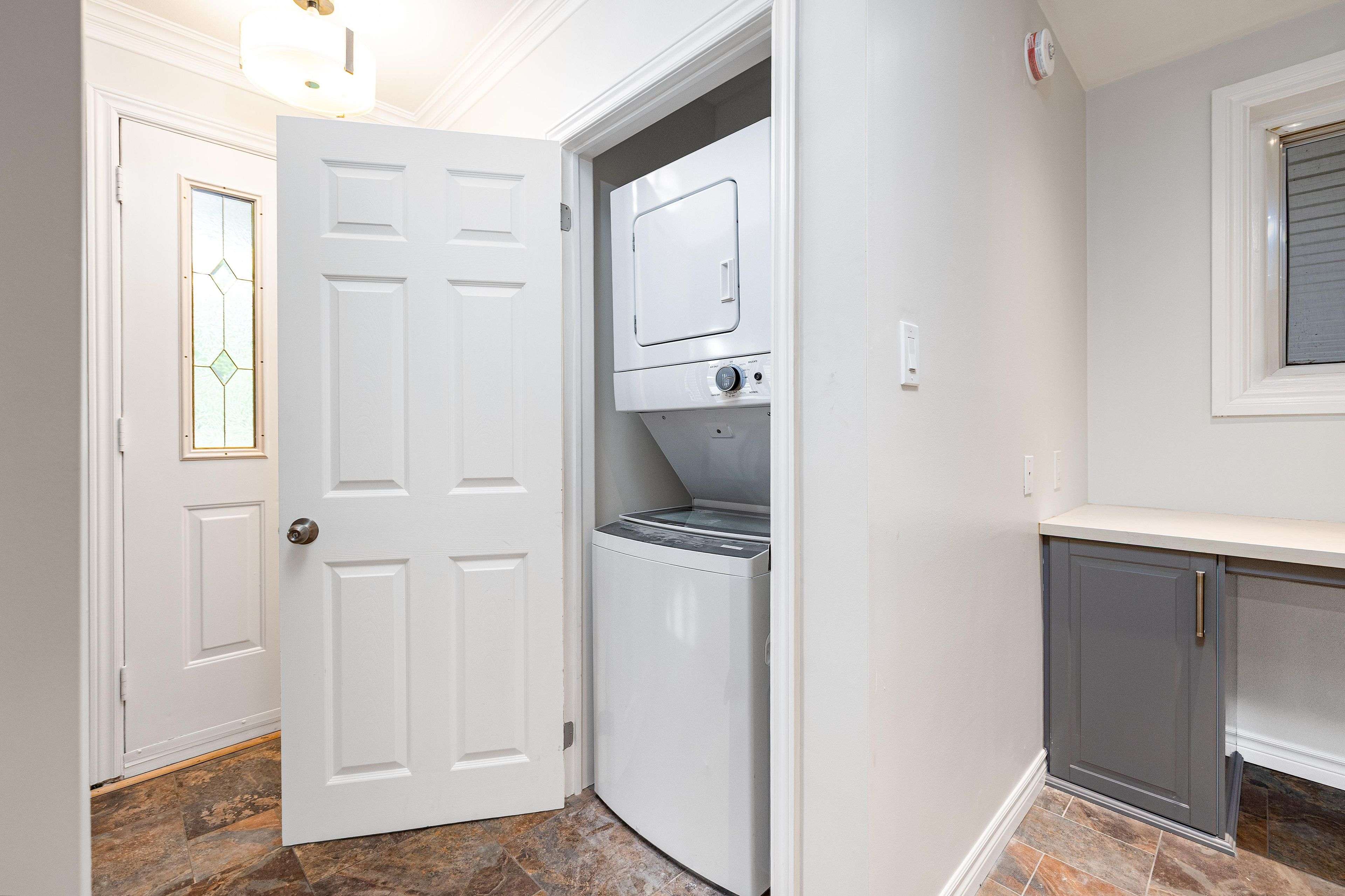 Aurora, ON L4G 1Z9,10 Holman CRES #Main Floor