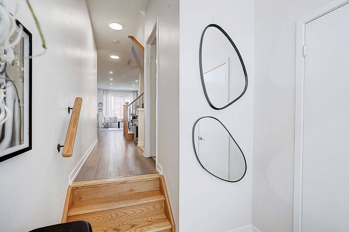 Newmarket, ON L3X 3A8,103 Knott End CRES