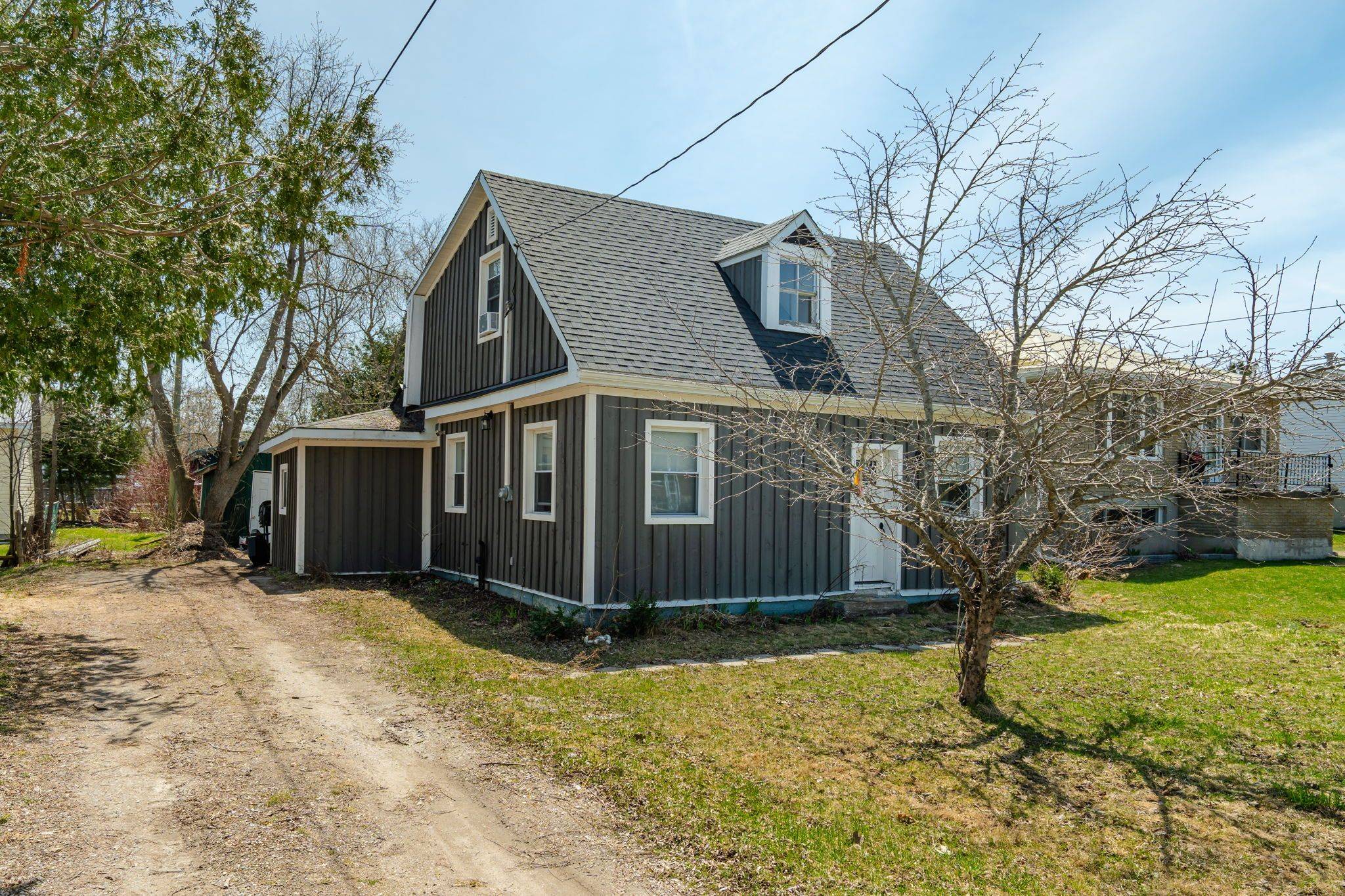 313 Mcnicoll ST, Tay, ON L0K 1R0