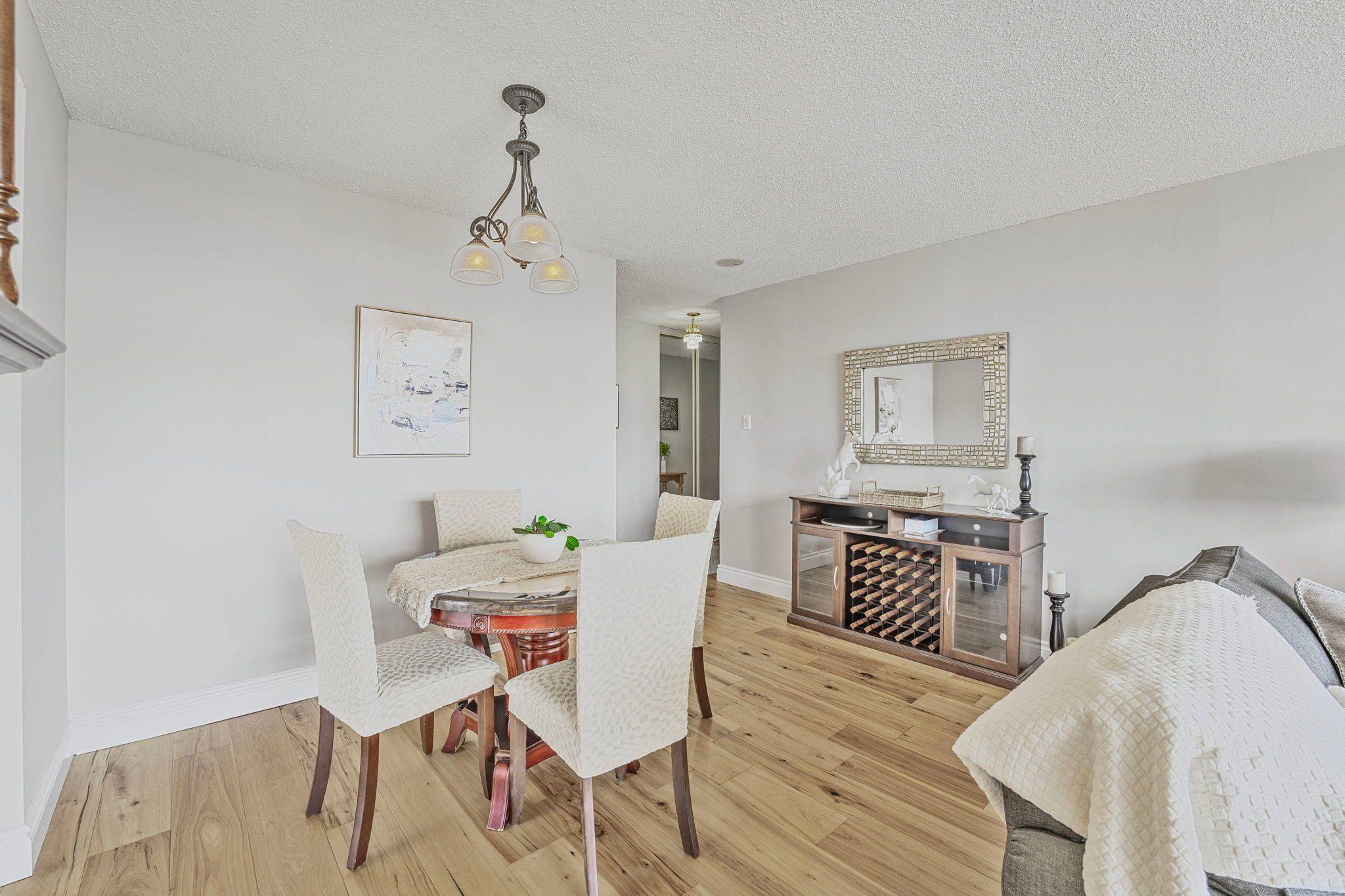 Barrie, ON L4N 3A5,65 Ellen ST #610