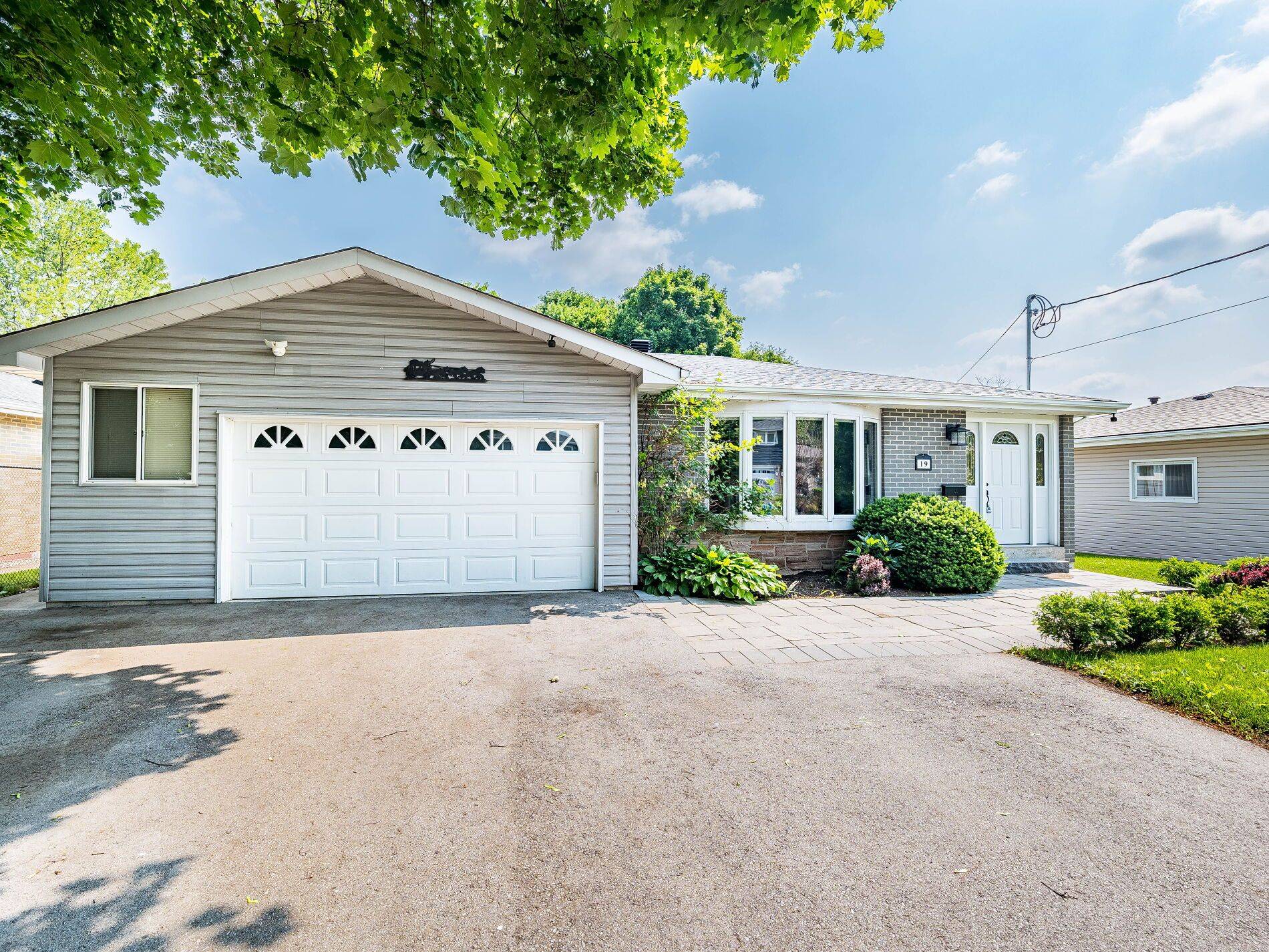 19 Joycelyn CRES, Halton Hills, ON L7G 2S5