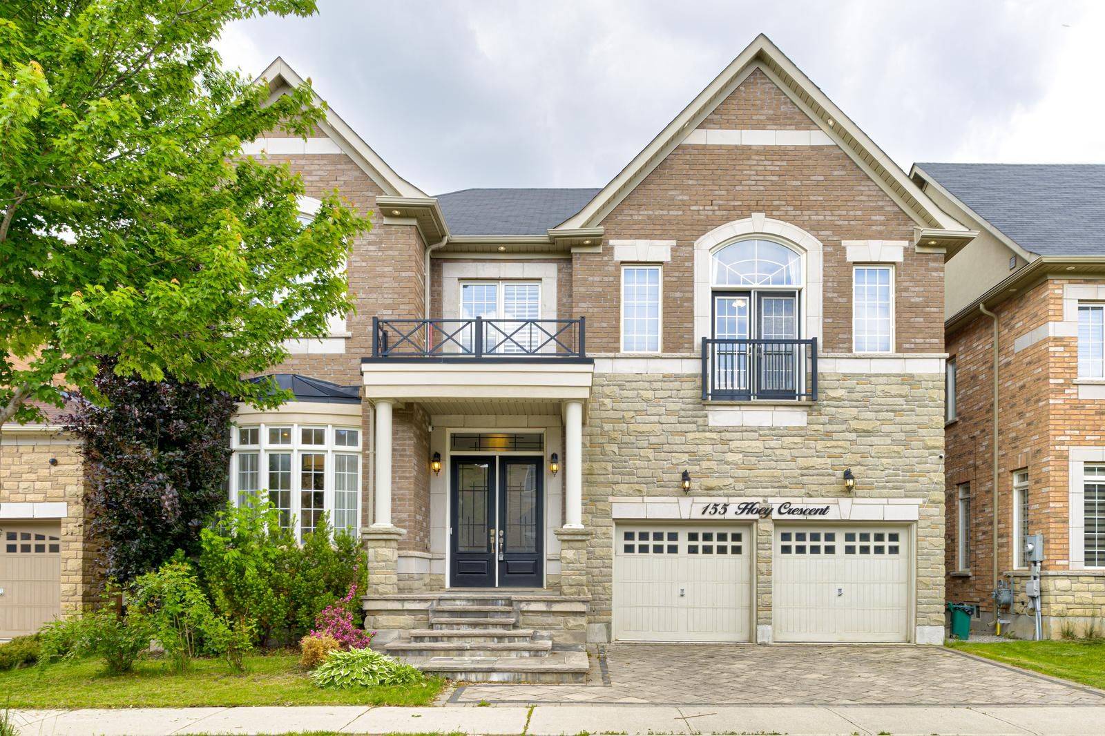 155 Hoey CRES, Oakville, ON L6M 0X1