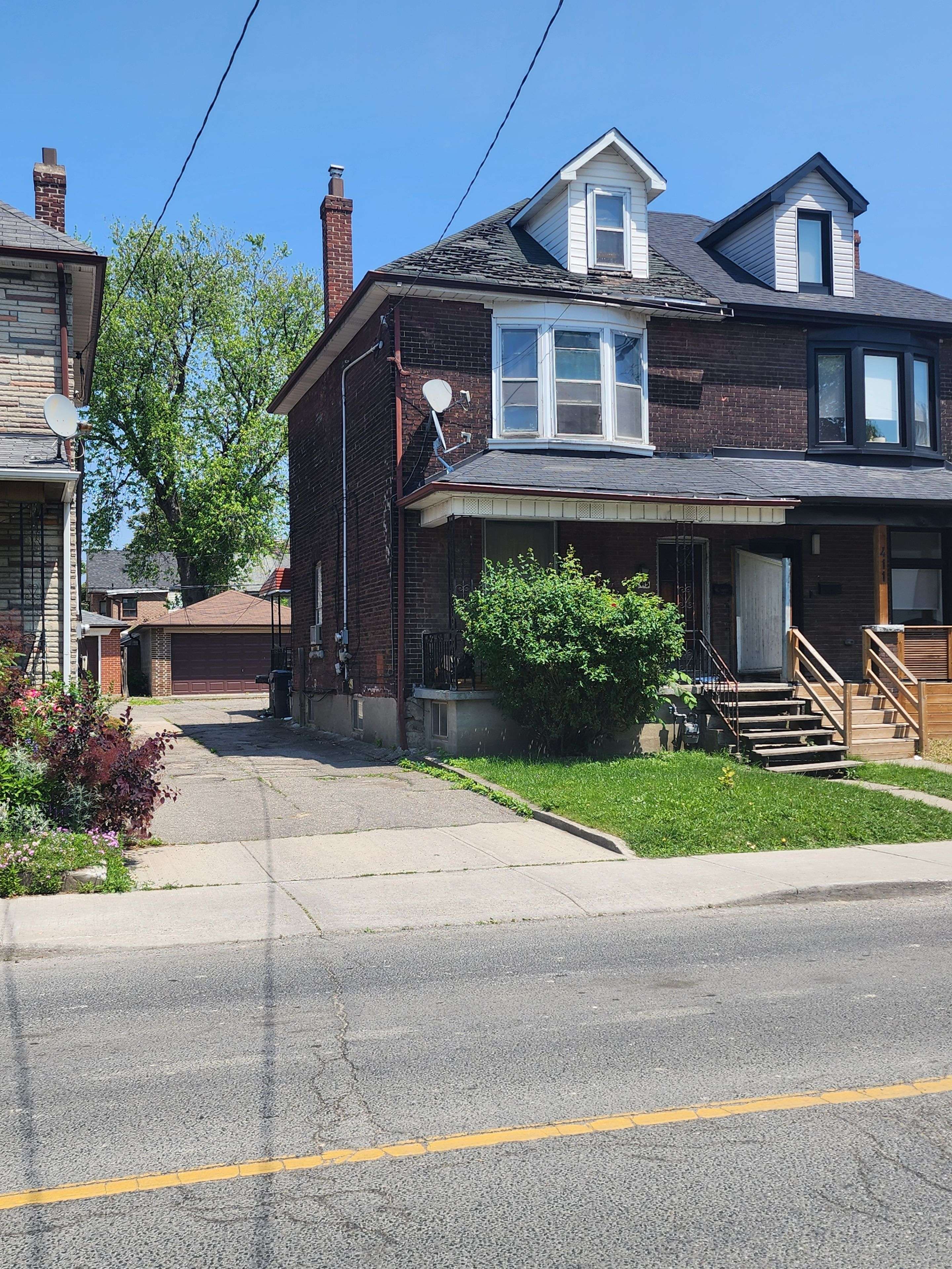 415 Symington AVE, Toronto W03, ON M6N 2W4