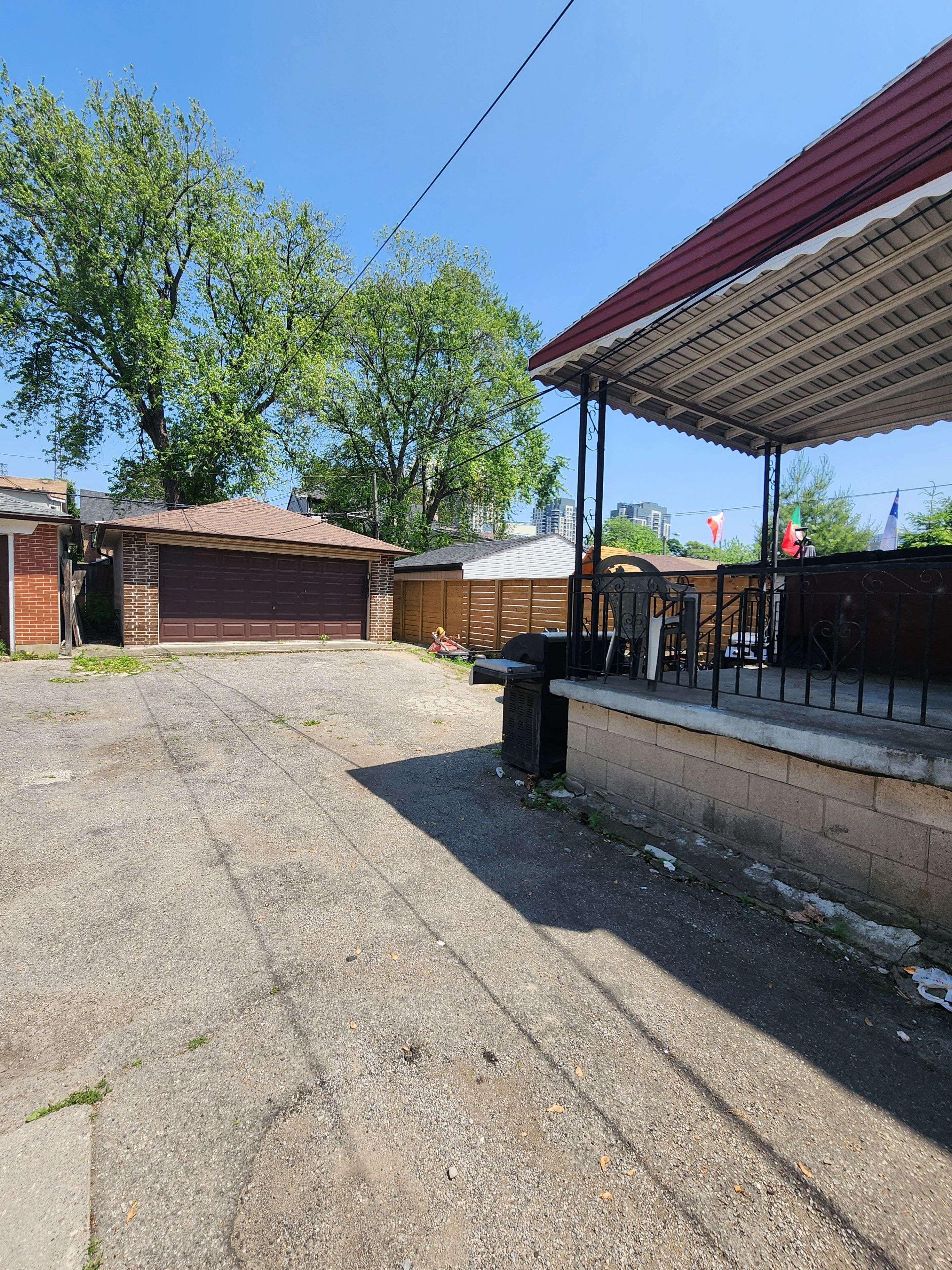Toronto W03, ON M6N 2W4,415 Symington AVE